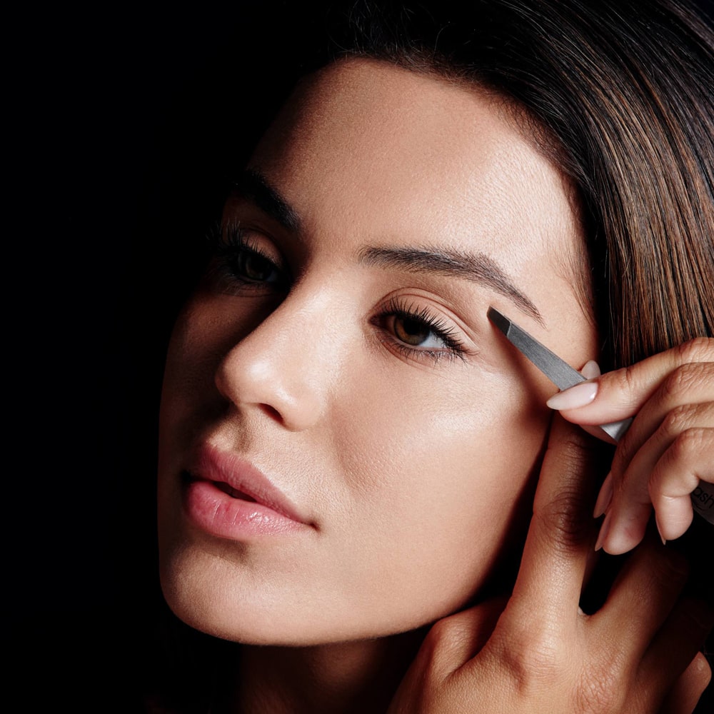 5 REASONS YOU MAY BE EXPERIENCING THINNING BROWS